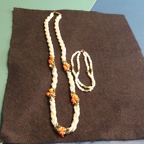 Elegant Three Strand Pearl/Jade/Coral Beaded Twisted Necklace & Bracelet - Picture 9 of 9